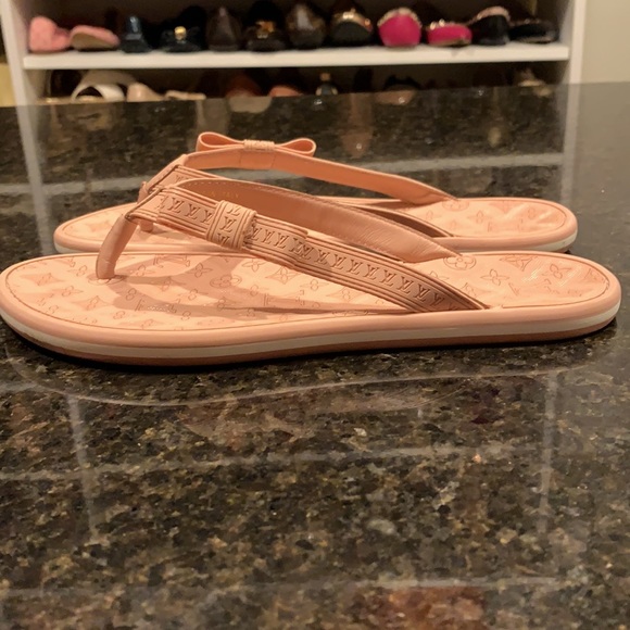 COPY - Louis Vuitton Rubber Floral Bow Logo Thong Flats - Picture 3 of 8